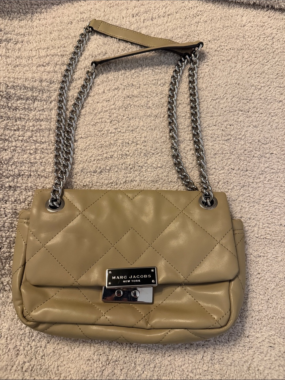 Marc Jacobs Quilted Shoulder Bag in taupe Green with Silver Chain